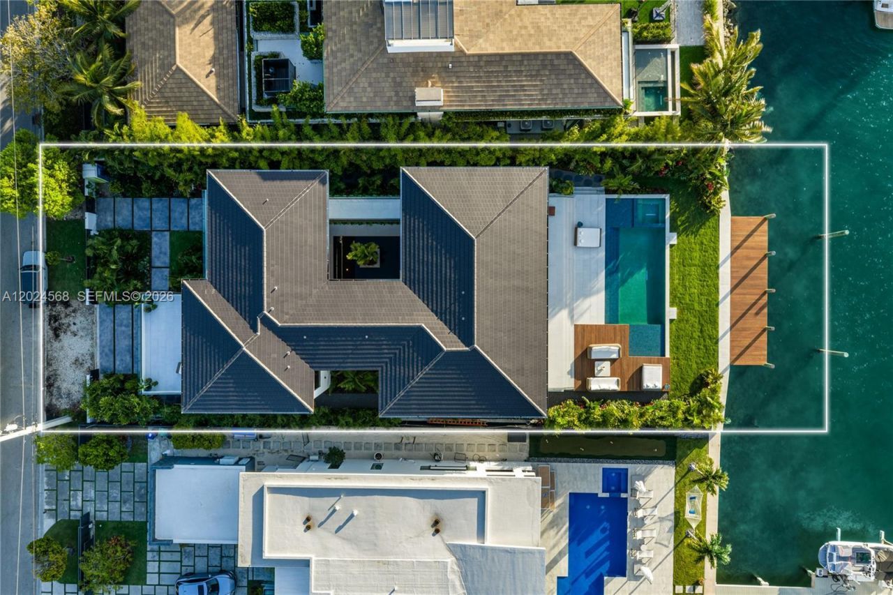 857 N Shore Dr , Miami Beach, FL 33141 Photo