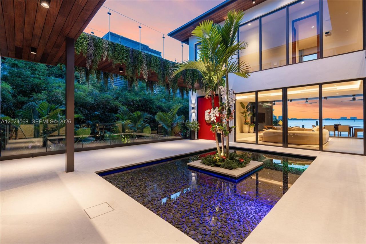 857 N Shore Dr , Miami Beach, FL 33141 Photo