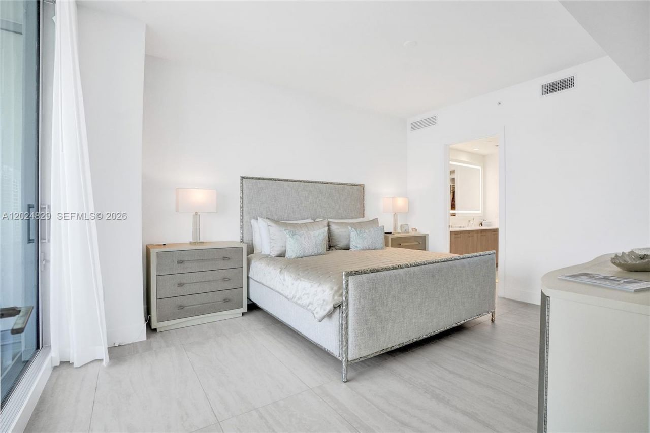 153 N Seabreeze , Unit 1403, Fort Lauderdale, FL 33304 Photo