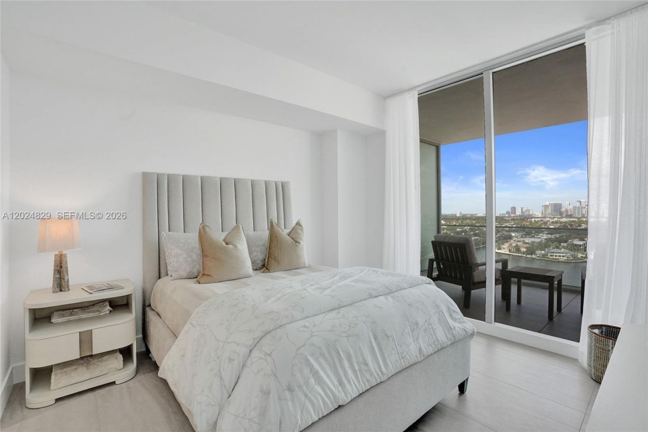 153 N Seabreeze , Unit 1403, Fort Lauderdale, FL 33304 Photo