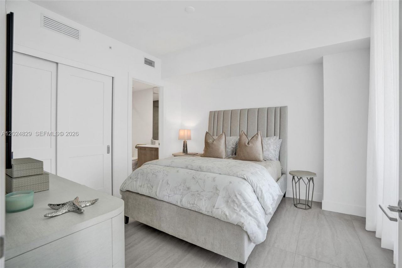 153 N Seabreeze , Unit 1403, Fort Lauderdale, FL 33304 Photo