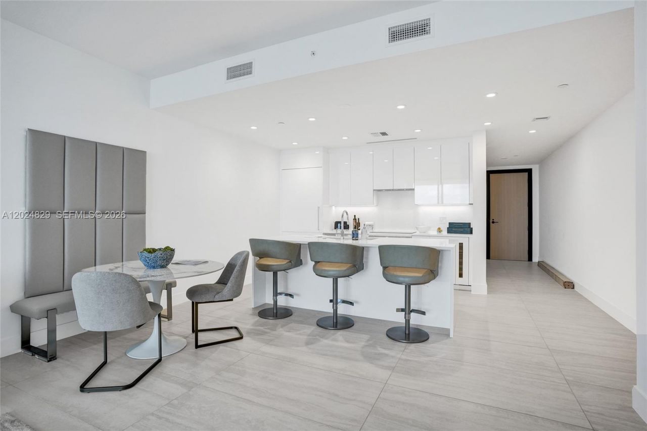153 N Seabreeze , Unit 1403, Fort Lauderdale, FL 33304 Photo
