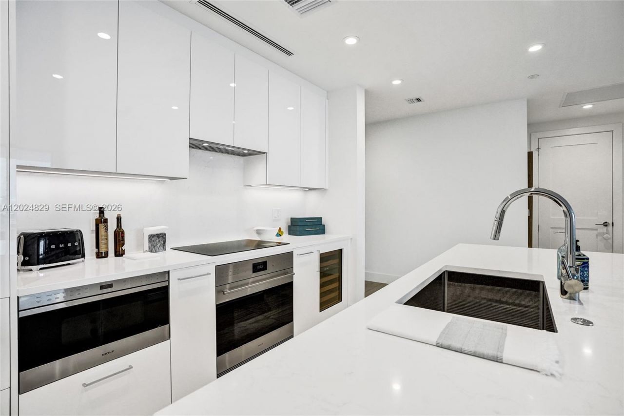 153 N Seabreeze , Unit 1403, Fort Lauderdale, FL 33304 Photo
