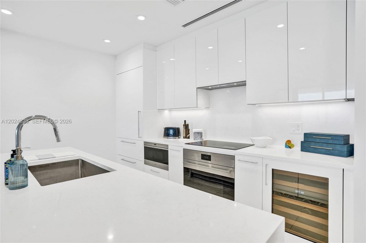 153 N Seabreeze , Unit 1403, Fort Lauderdale, FL 33304 Photo