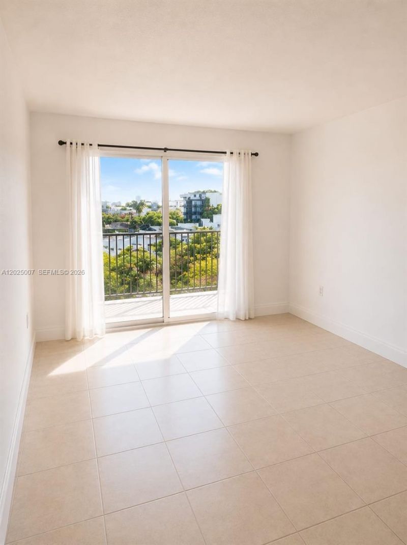1975 Normandy Dr, Unit 406, Miami Beach, FL 33141 Photo