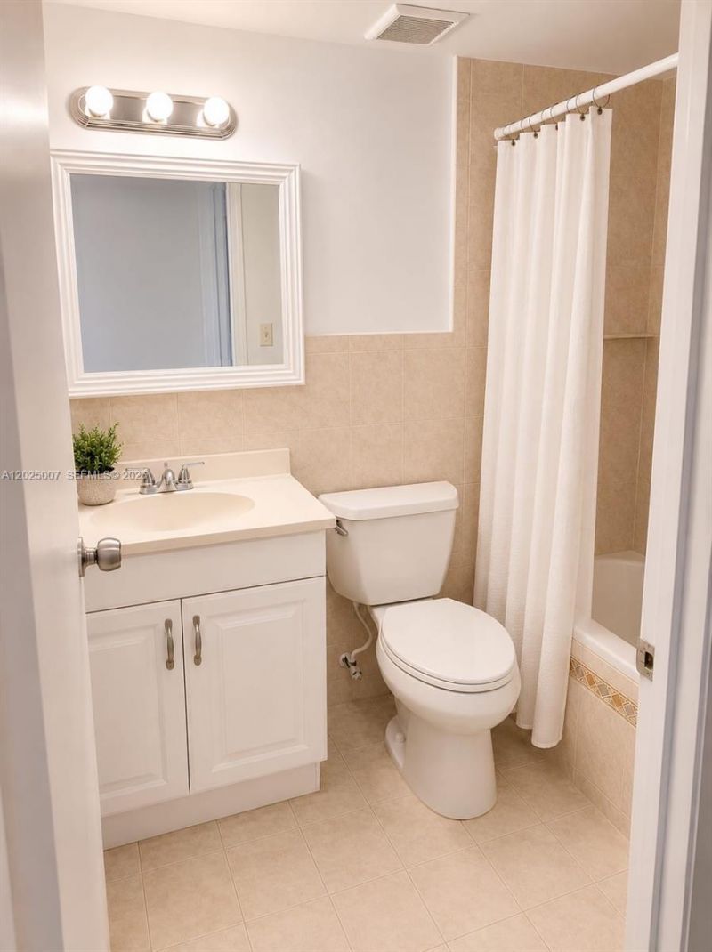 1975 Normandy Dr, Unit 406, Miami Beach, FL 33141 Photo