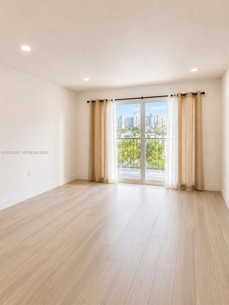 1975 Normandy Dr, Unit 406, Miami Beach, FL 33141 Photo
