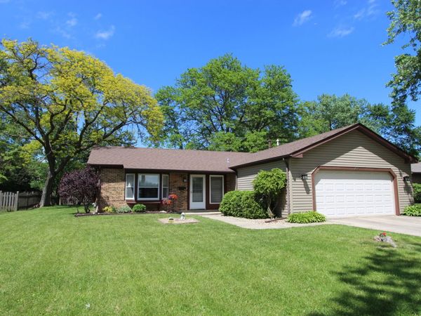 206 E Cunningham Drive , Palatine, IL 60067
