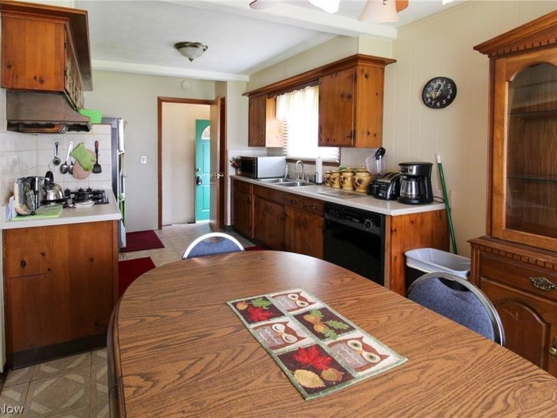 28101 Lake Shore Boulevard, Euclid, OH 44132 Photo 5