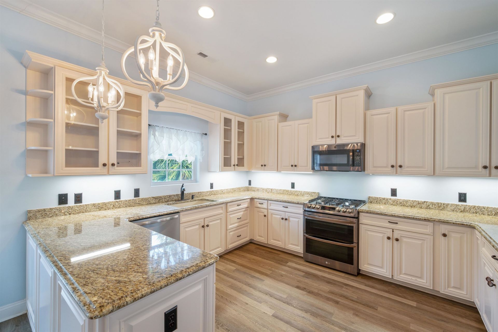 4302 Grande Harbour Blvd.  Photo 15