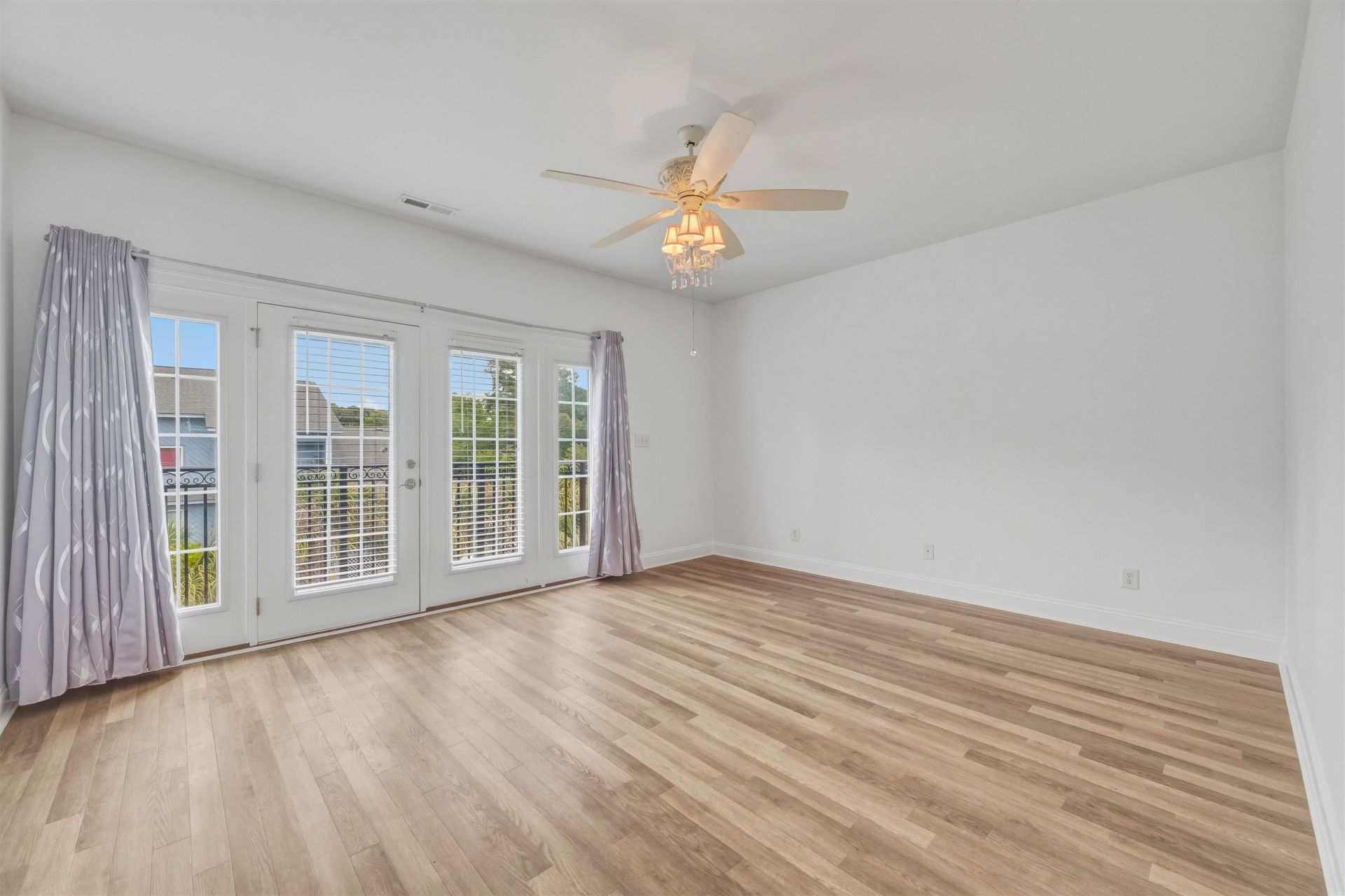 4302 Grande Harbour Blvd.  Photo 31