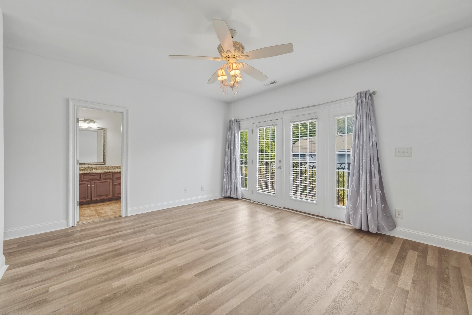 4302 Grande Harbour Blvd.  Photo 32