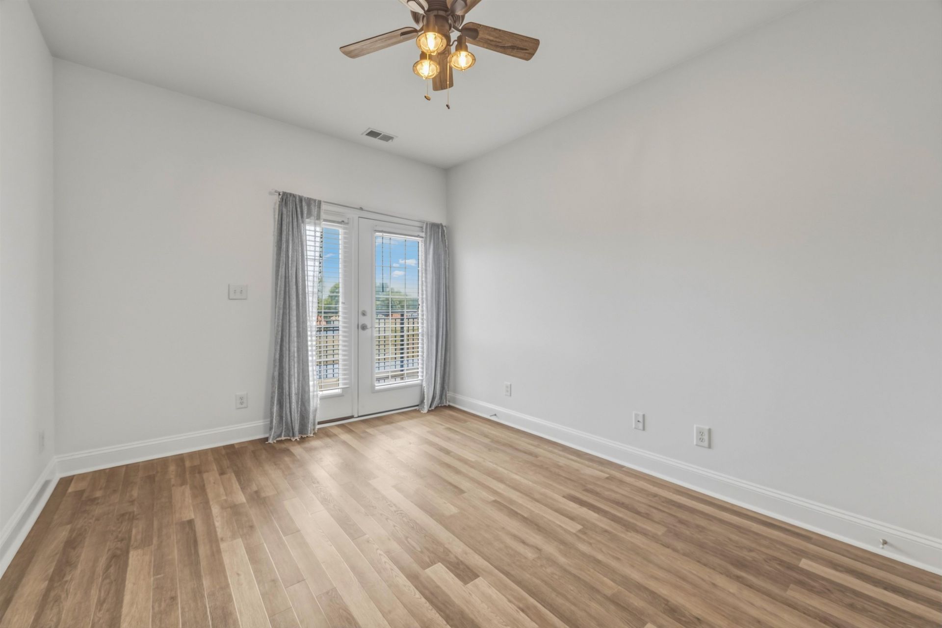 4302 Grande Harbour Blvd.  Photo 38