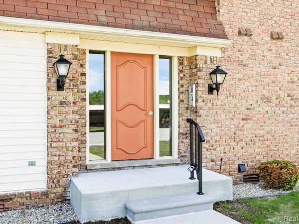 1900 River Road, Marysville, MI 48040