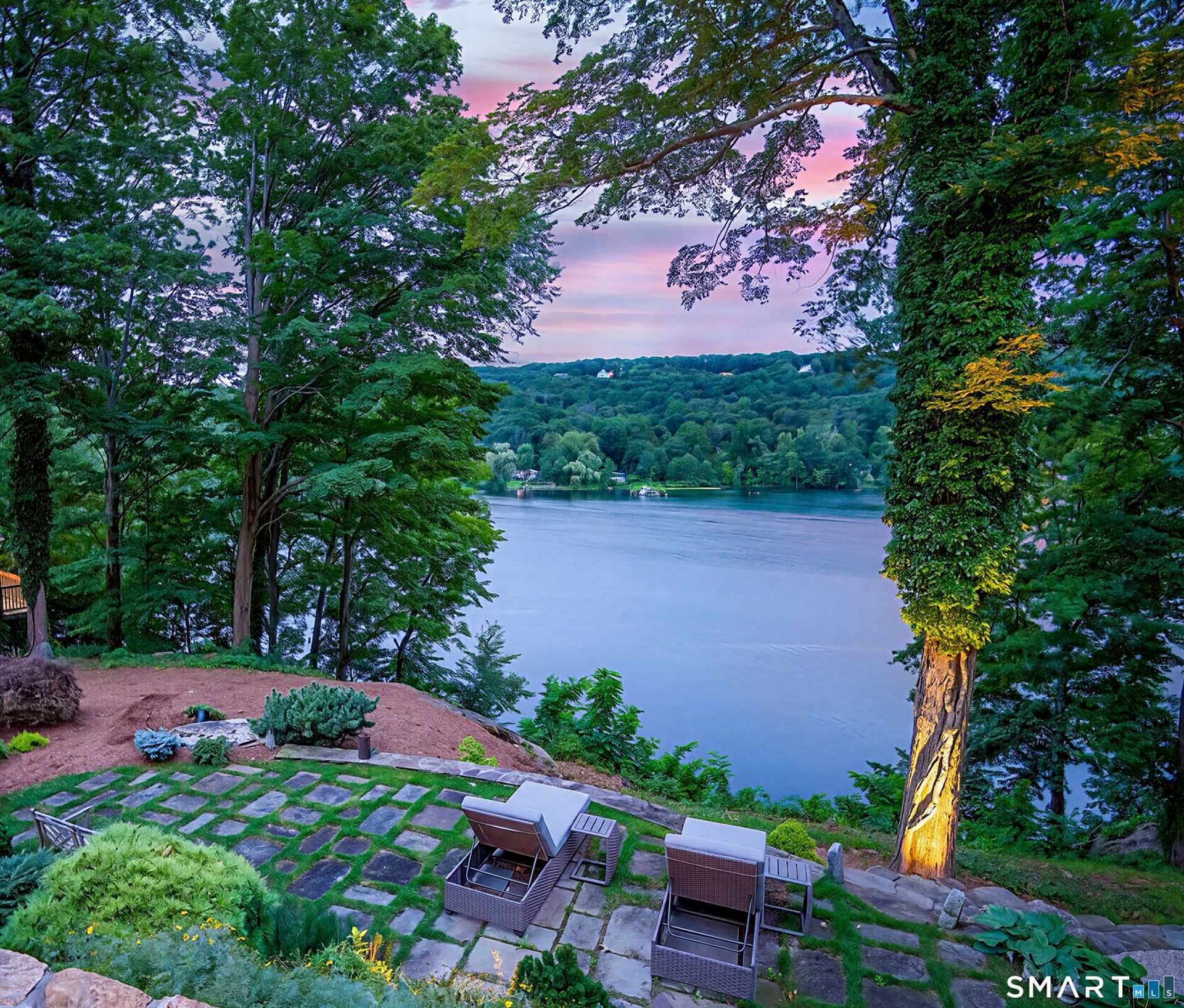 25 Pond, Ridgefield, CT 06877 Main Photo