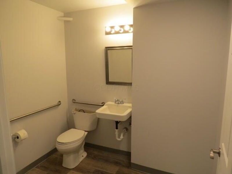 475 E Main Street , Unit B, Circleville, OH 43113 Photo 9