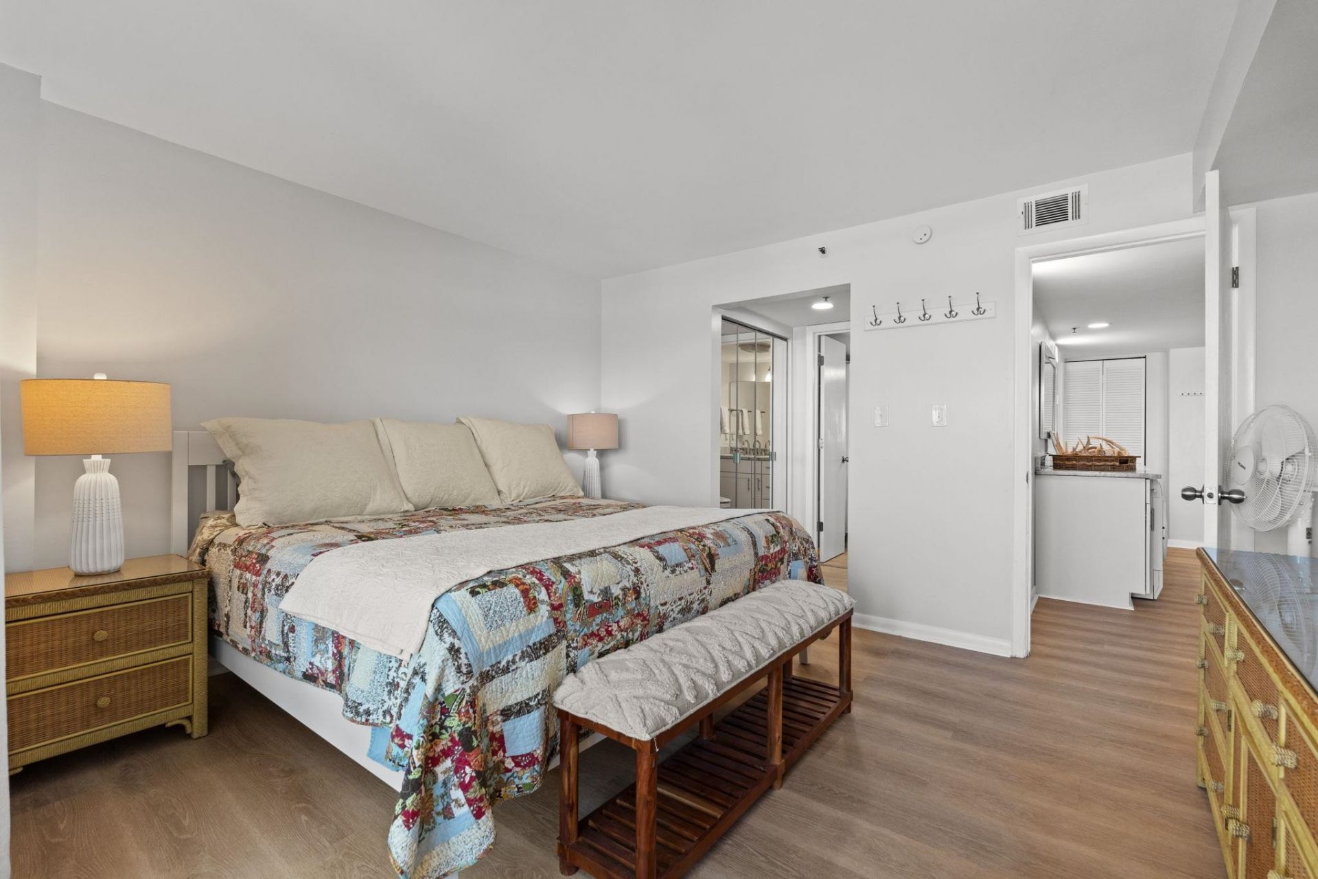 6100 N Ocean Blvd.  Photo 16