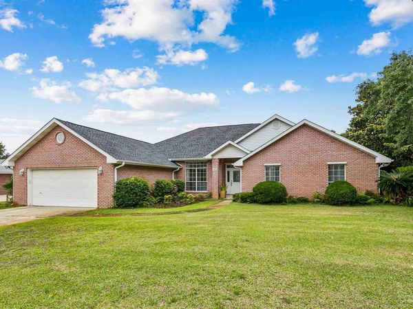1423 Sound Retreat Dr, Navarre, FL 32566