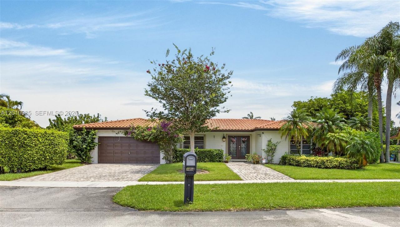 16641 Royal Poinciana Dr, Weston, FL 33326 Photo