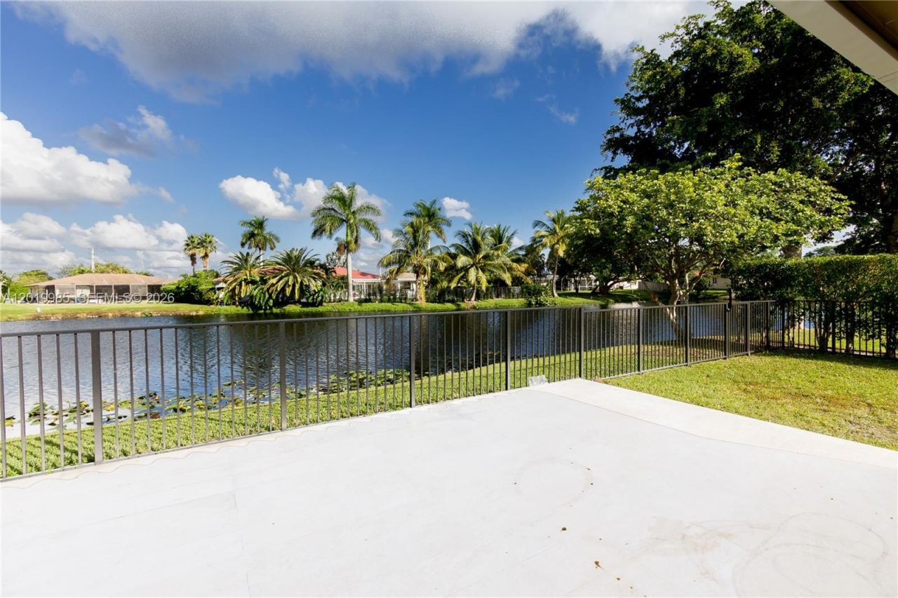 16641 Royal Poinciana Dr, Weston, FL 33326 Photo
