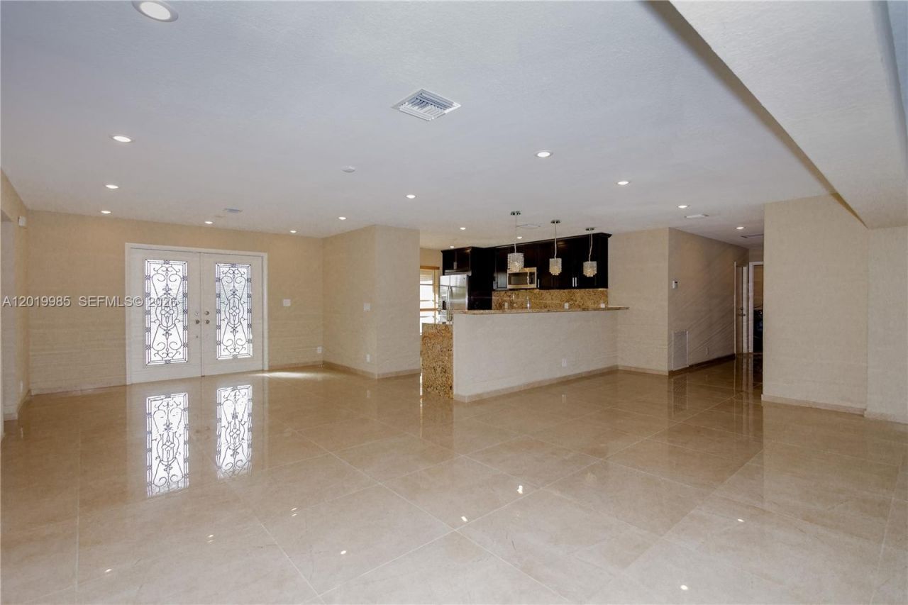 16641 Royal Poinciana Dr, Weston, FL 33326 Photo