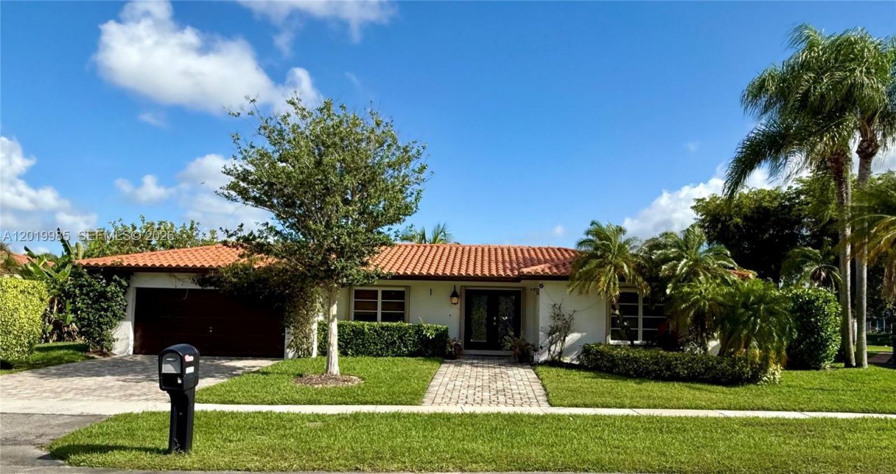 16641 Royal Poinciana Dr, Weston, FL 33326 Photo
