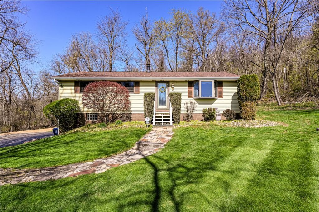 2037 Ridge Rd , Jeannette, PA 15644 Main Photo