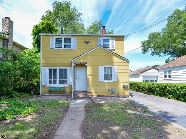 295 Lanza Ave, Saddle Brook, NJ 07663