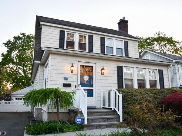 12 Van Dyke Pl, Summit, NJ 07901