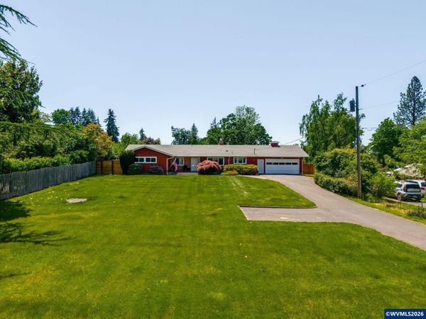 1215 E College St, Mt Angel, OR 97362