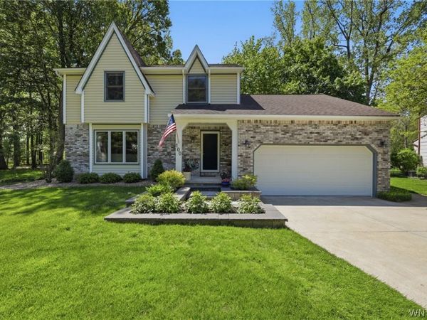 100 Bramhill Court , East Amherst, NY 14051