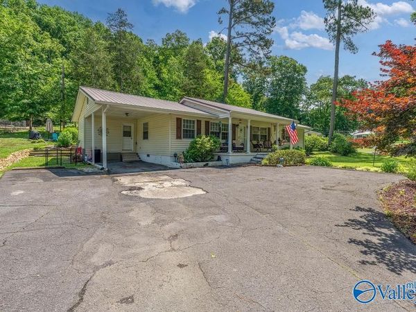 1404 Patterson Street, Guntersville, AL 35976