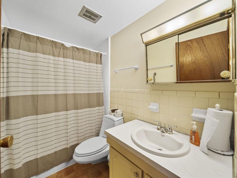 1402 Cardwell Square N, Columbus, OH 43229 Photo 36