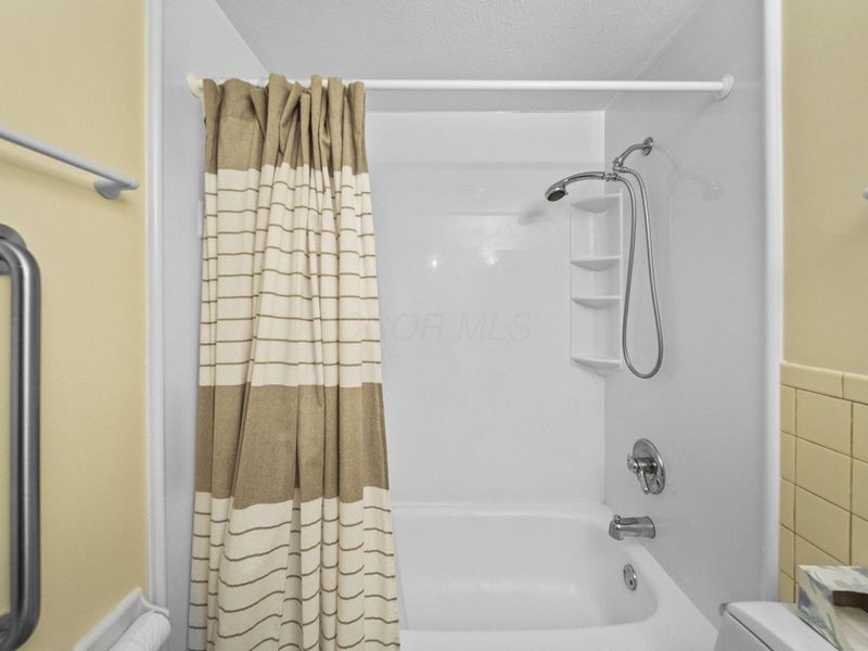 1402 Cardwell Square N, Columbus, OH 43229 Photo 37