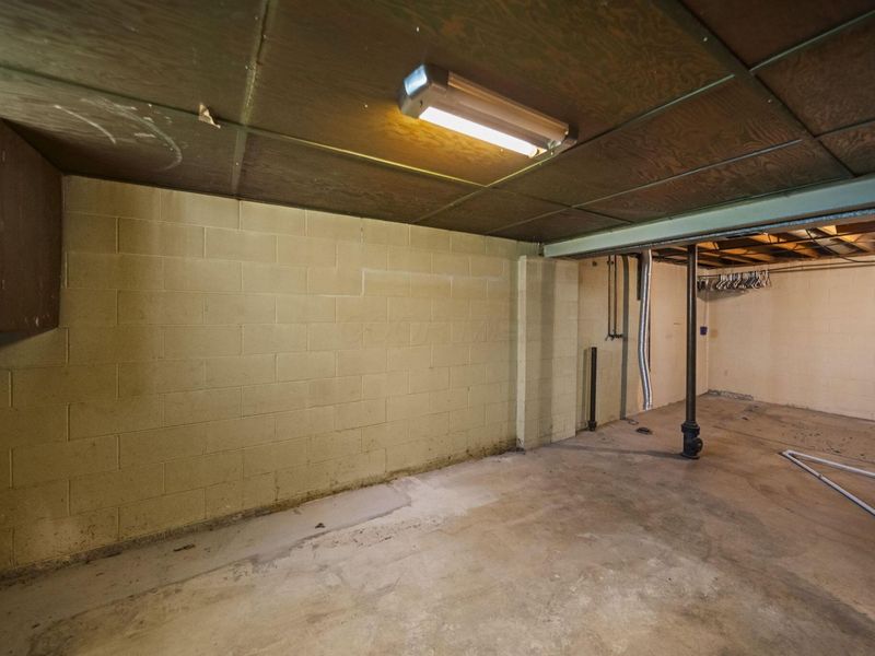 1402 Cardwell Square N, Columbus, OH 43229 Photo 46