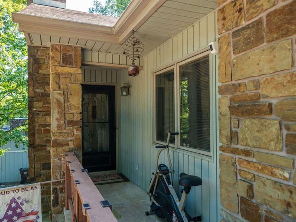 1 Sierra Drive , Hot Springs Village, AR 71909