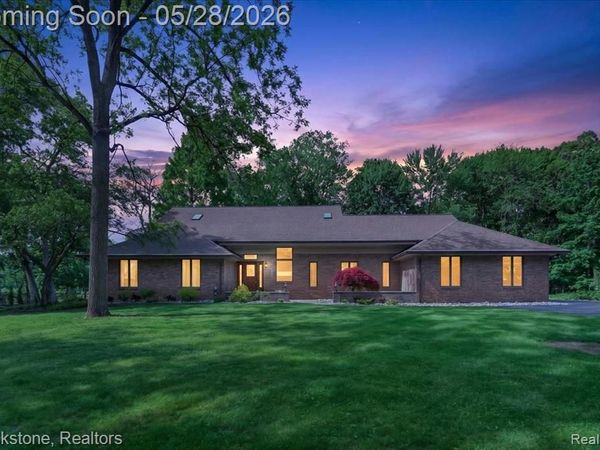 2610 Vanel Court, West Bloomfield Twp, MI 48324