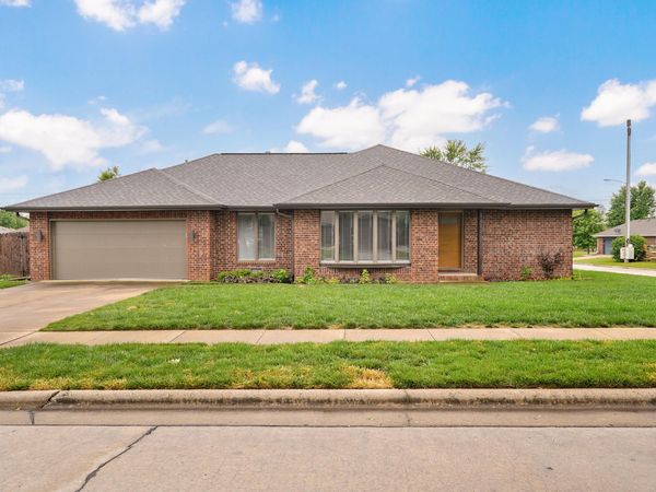 1444 E Woodgate Street , Springfield, MO 65804