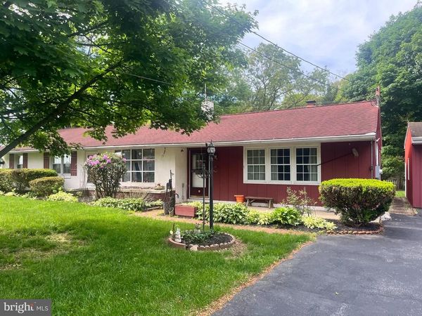 352 PUGHTOWN ROAD , SPRING CITY, PA 19475