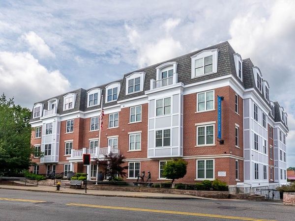 446 Belgrade Ave, Unit 408, Boston, MA 02132