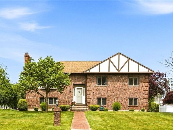27 Feeney Road, Norwood, MA 02062