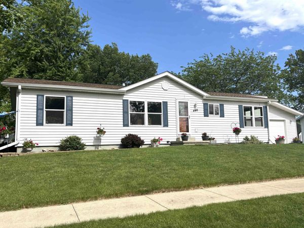 446 Arbor Drive, Juneau, WI 53039
