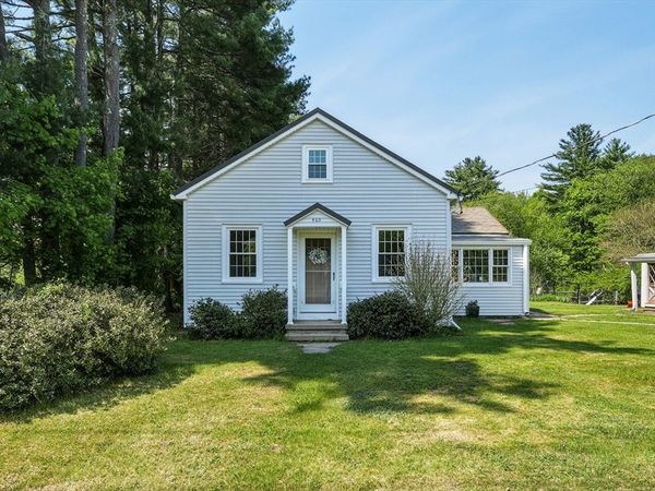 460 State St, Belchertown, MA 01007