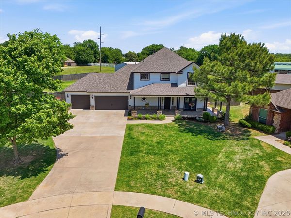 2413 W 109th Street S, Jenks, OK 74037