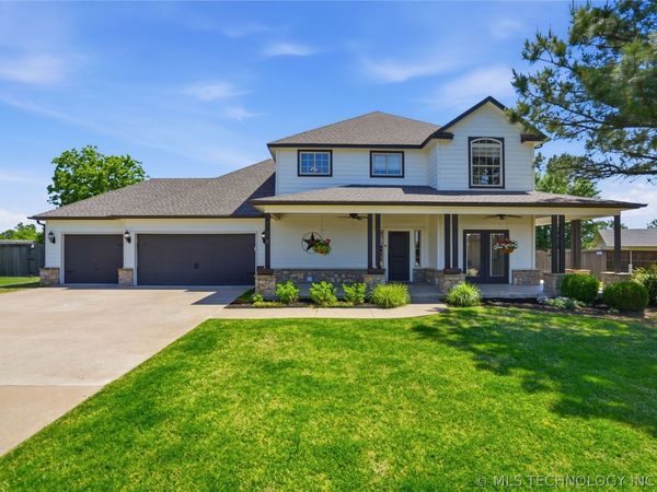 2413 W 109th Street S, Jenks, OK 74037