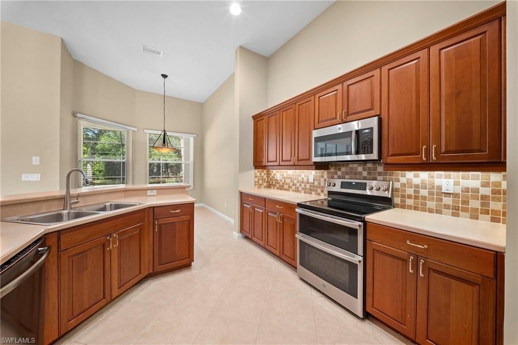 7914 Founders Cir, Naples, FL 34104 Photo