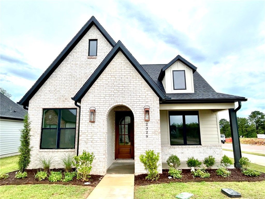 2329 S 31st Street, Rogers, AR 72758 Main Photo
