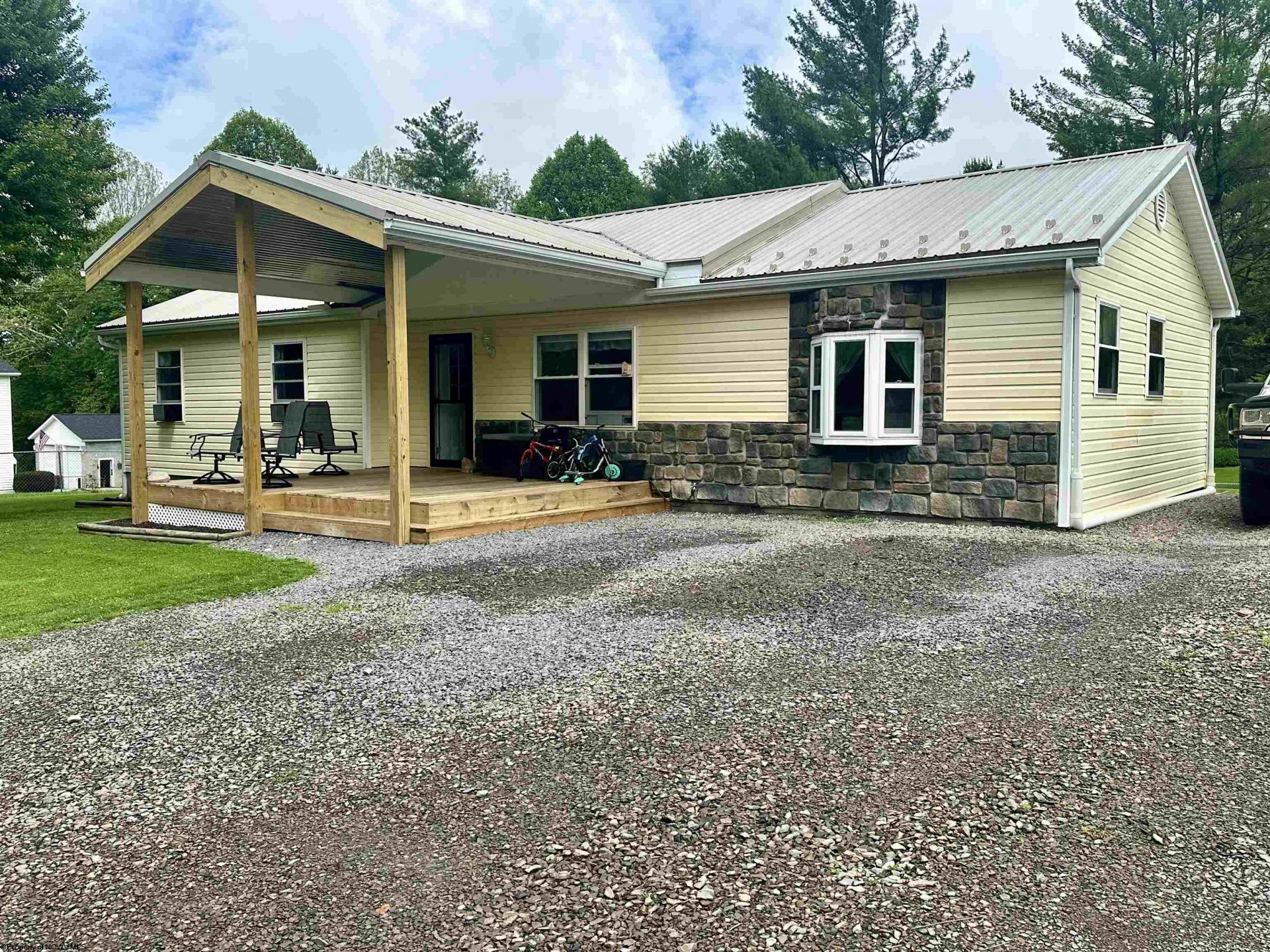 339 Oak Street, Jane Lew, WV 26378 Main Photo