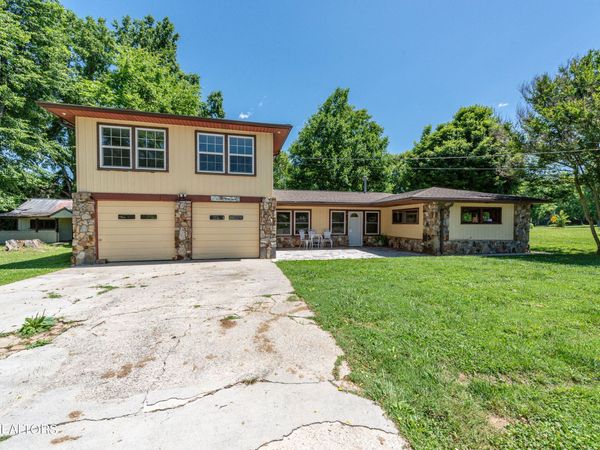 8121 Old Highway 73 , Townsend, TN 37882
