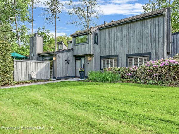 8 Oakford Glen, Waverly Twp, PA 18411
